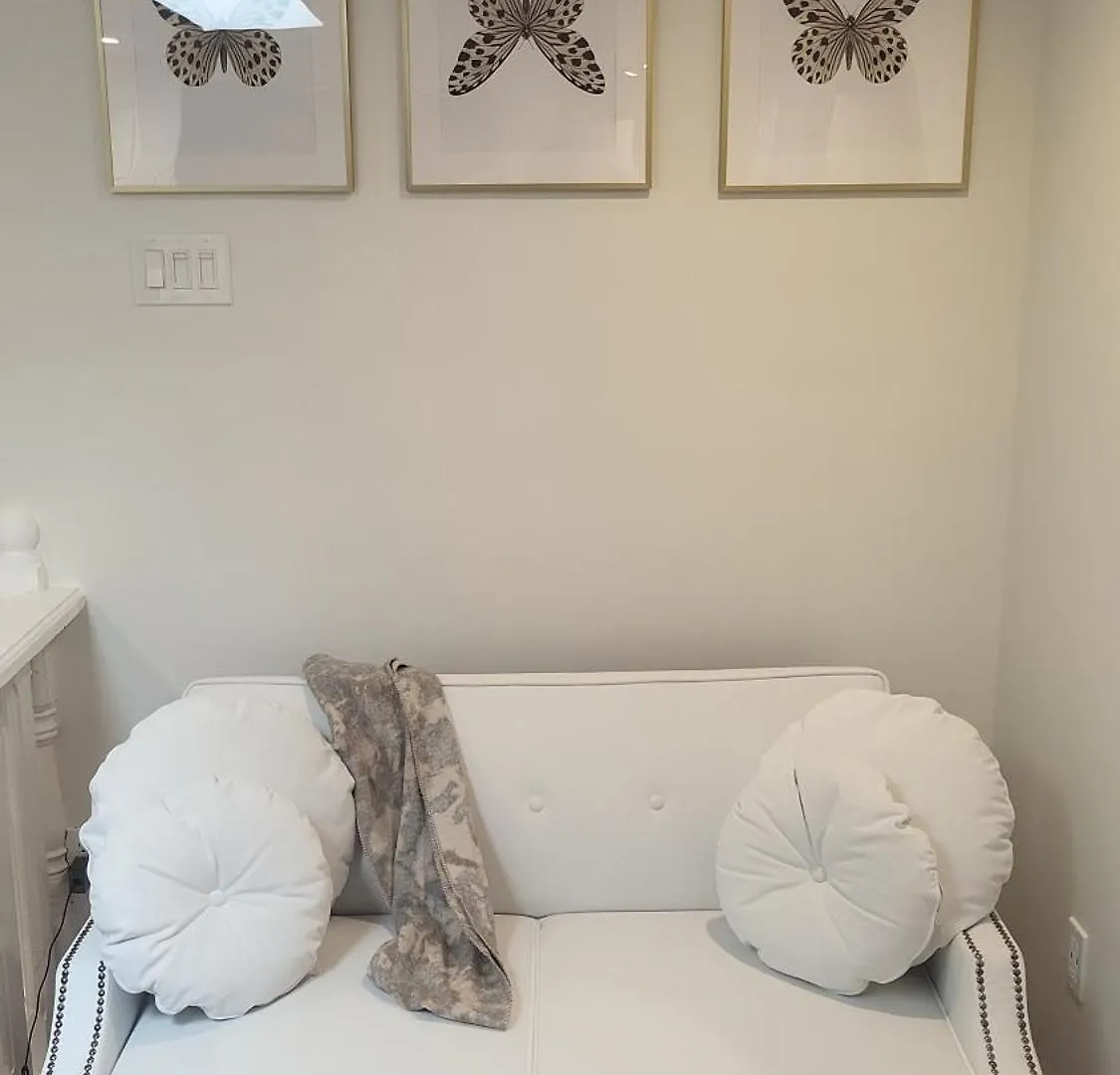 Downtown Toronto House Central 2Bed 2Bath Subway Free Parking 0*,  Canadá