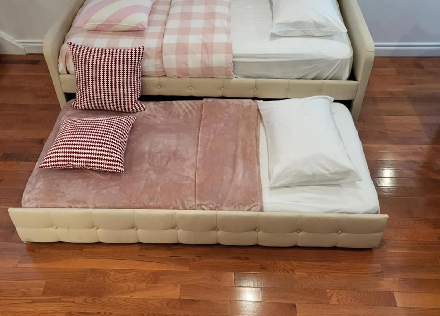 Downtown Toronto House Central 2Bed 2Bath Subway Free Parking 0*,  Canadá