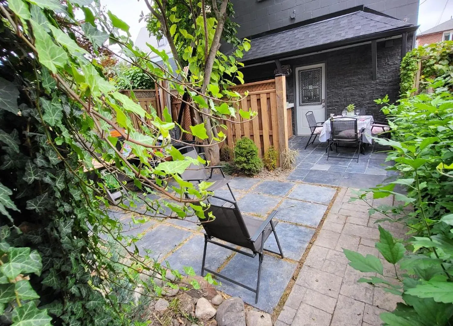 Downtown Toronto House Central 2Bed 2Bath Subway Free Parking 0*,